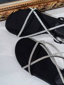 Women Fashion Flat Criss-Cross Rhinestone Decor Casual Sandals