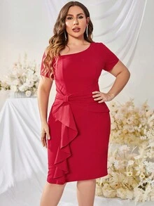 MUXXN Gaun elegan ukuran plus dengan bahu asimetris, lengan pendek, lipatan di pinggang, hem bergelombang, dan belahan di bagian belakang. - Merah - View 6