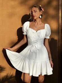 SHEIN VCAY Vestido de vacaciones para mujer de manga corta con dobladillo con volantes y cuello en forma de corazón de unicolor