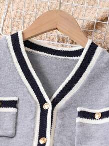 SHEIN Explorewe Tween Girls 灰色时尚休闲优雅学院风 V 领长袖上衣和裙子毛衣套装，适合日常外出和上学 - 灰色 - 查看 3