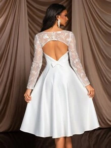 SHEIN Belle Elegante, Hermoso y Romántico Vestido de Novia Blanco de Encaje Escote Espalda Descubierta con Botones Manga Larga, Vestido de Novia para Boda - Blanco - Ver 1