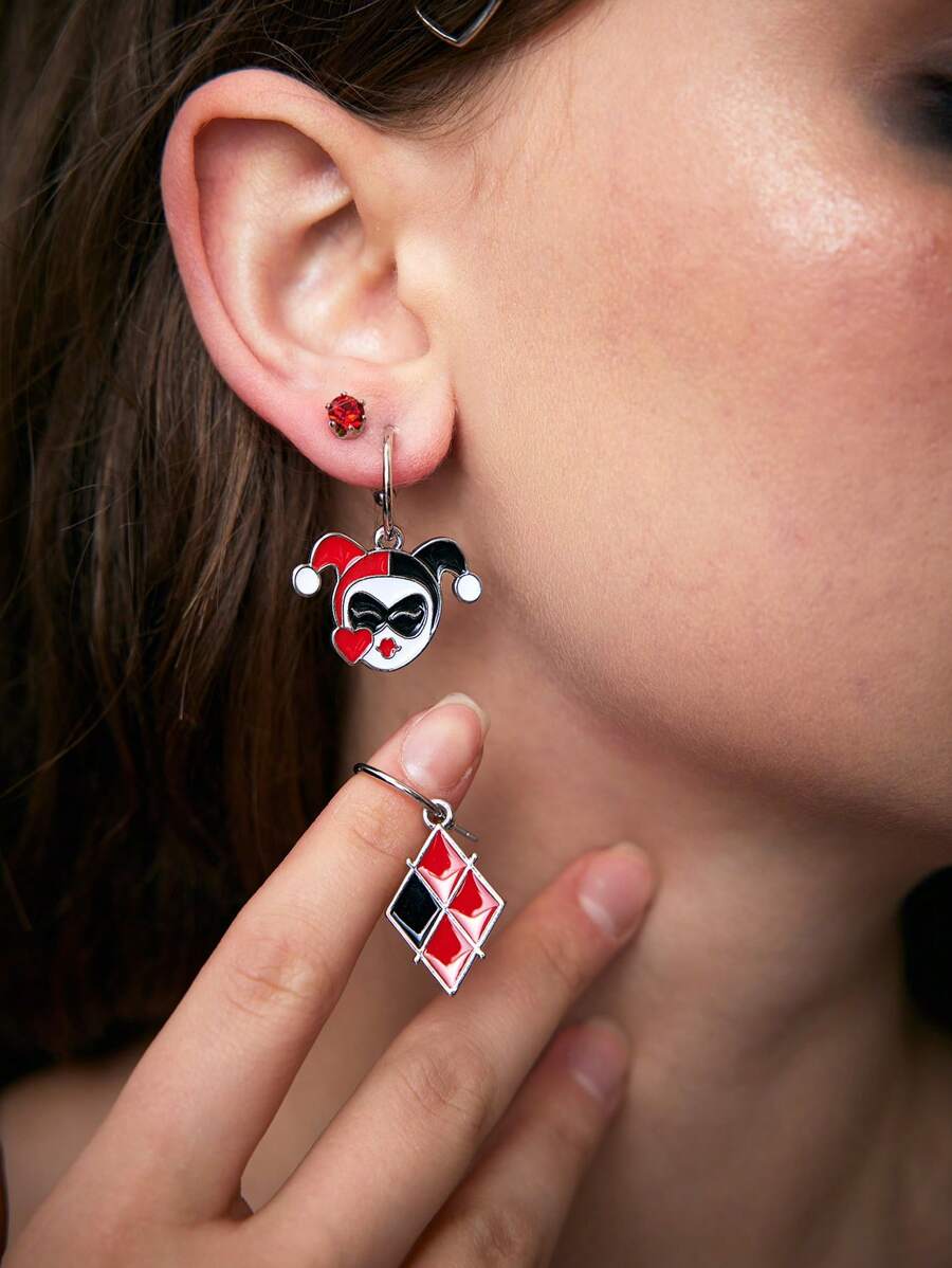 Harley Quinn X SHEIN 3 pares de aretes de esmalte con personajes de caricaturas y patrón geométrico - Multicolor - Ver 1