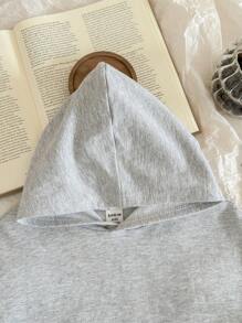 Baby Boy And Girl Gray 2pcs Hooded Short Sleeve Top With Decorative Patches And Loose Knitted Shorts, Casual, Comfortable, Breathable Fabric, Suitable For All-Match And Cute Outfits, Fashionable For Daily Wear, Korean Style, Perfect For Staying At Home, Or Going To School
