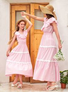 Tween Girls' Elegant Dress With Lace Decorated Neckline