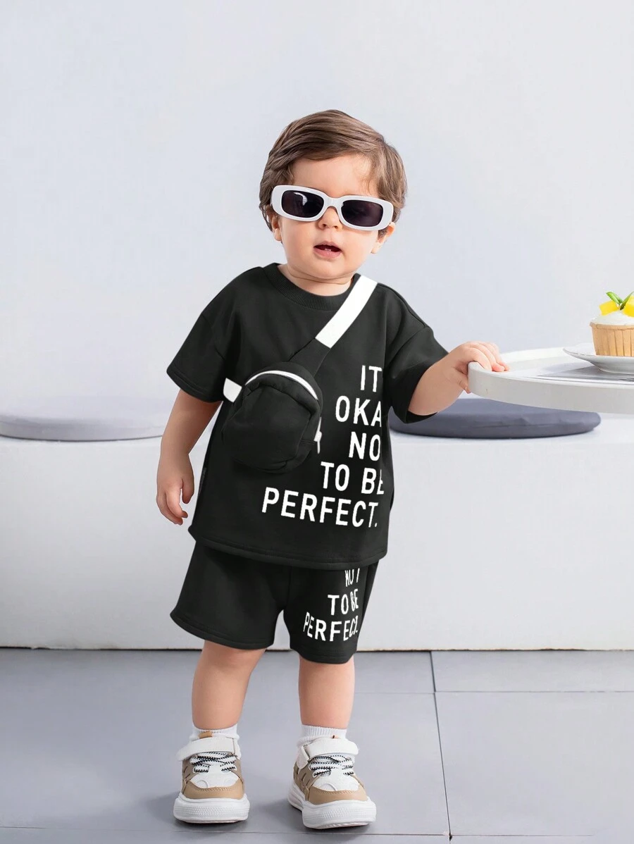 SHEIN 寶寶男/女孩3入組街頭風格休閒寬鬆落肩黑色短袖運動T恤和黑色運動短褲與黑色斜挎包套裝，適用於春夏秋季 - 黑色 - 查看 1