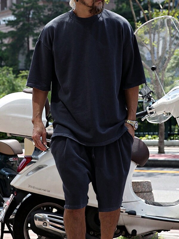 Men Solid Drop Shoulder Tee & Shorts