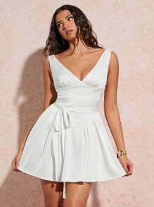 SHEIN BAE Vestido de verano para mujer en color blanco satinado con nudo, escote en V profundo, tirantes ajustables, sólido, adecuado para vacaciones en la playa, citas románticas, fiestas y cócteles ligeros