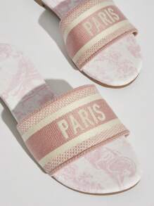 SHUZIA 寬鬆版型、拖鞋式、刺繡設計、易脫穿、具有代表性、永恆、巴黎風格、粉色