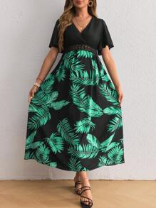 SHEIN Maternity Vibrant Holiday Printed Long Loose Dress - Green - View 3