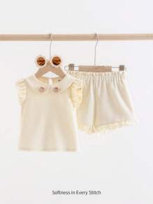 Cozy Pixies 嬰兒女童 彼得潘領短袖上衣和休閒短褲套裝，帶有花朵裝飾 - 杏色 - 查看 1