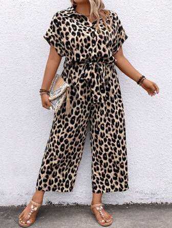 Blumenmuster Jumpsuit mit Gürtel, kurzärmlig mit Knopfleiste in großen Größen für den Sommer