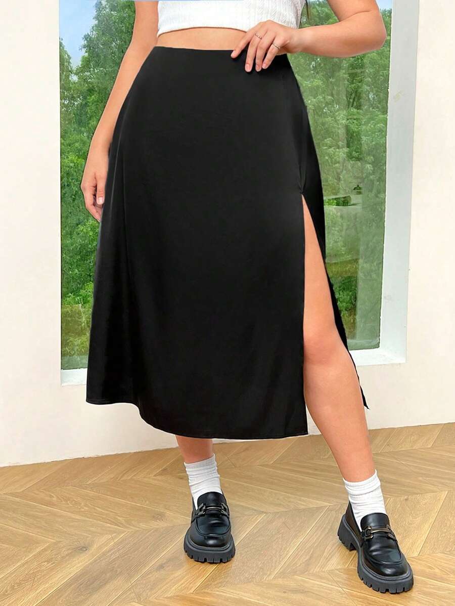 SHEIN EZwear Plus Size Satynowa spódnica midi z rozcięciem i luźnym krojem - Czarne - Zobacz 1