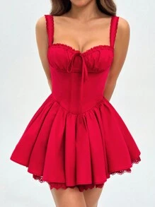 SHEIN PETITE Vestido rojo de estilo princesa en unicolor con ribete de encaje y tirantes con volantes en el busto