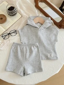 Baby Boy And Girl Gray 2pcs Hooded Short Sleeve Top With Decorative Patches And Loose Knitted Shorts, Casual, Comfortable, Breathable Fabric, Suitable For All-Match And Cute Outfits, Fashionable For Daily Wear, Korean Style, Perfect For Staying At Home, Or Going To School