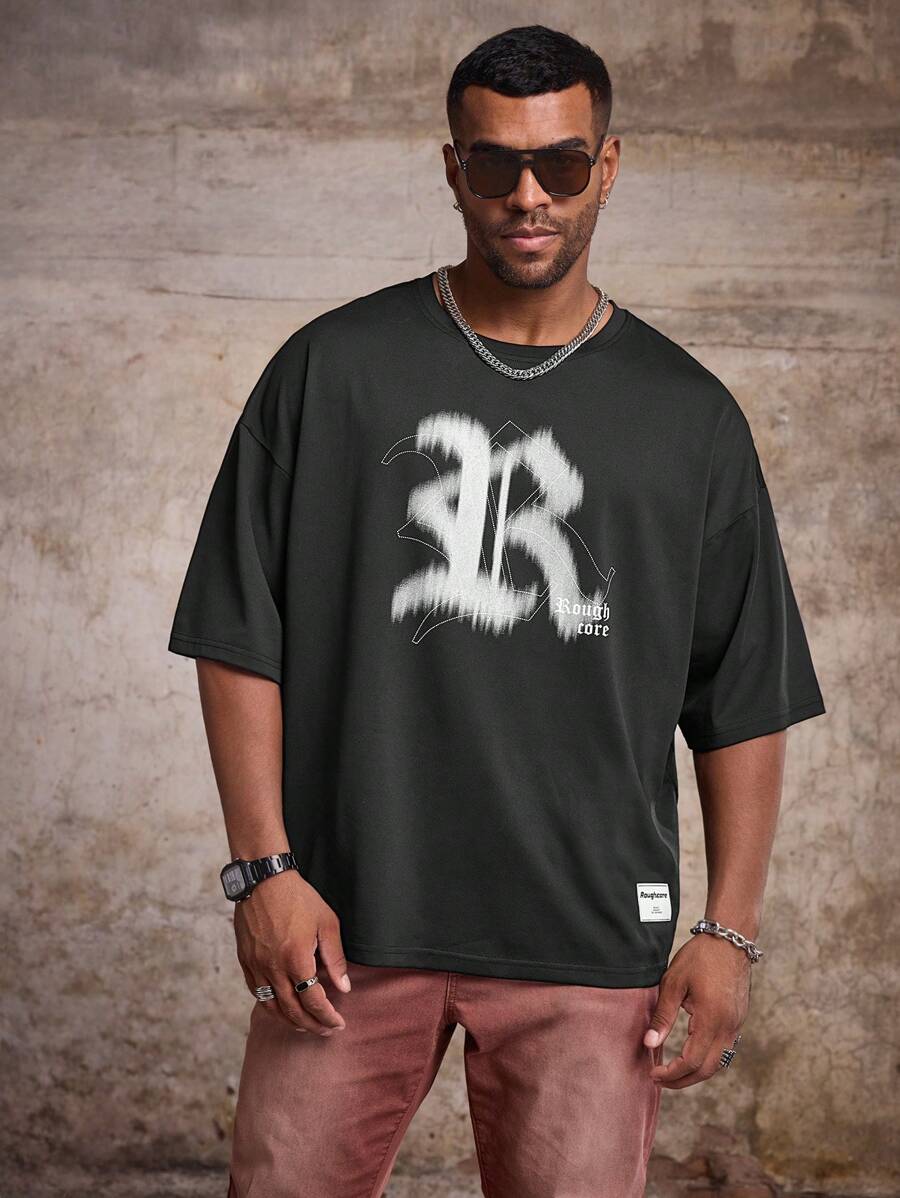 Manfinity LEGND 男士加大版字母圖案夏季下擺肩縫T恤 - 黑色 - 查看 1