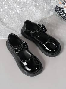 Zapatos escolares planos para niños adecuados para uso diario
