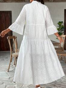 Breezaya Plus Size Vakantie Casual Effen Kleur Uitgehold Borduurwerk Ingekeepte Hals Bell Mouw Jurk Maxi Dames Outfit