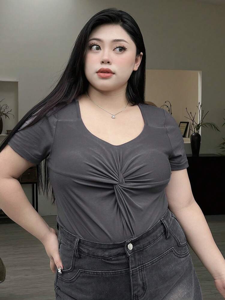 Dazy Petite Plus Plus Size Women's Short Sleeve Twisted Solid Color T-Shirt Cute Tops
