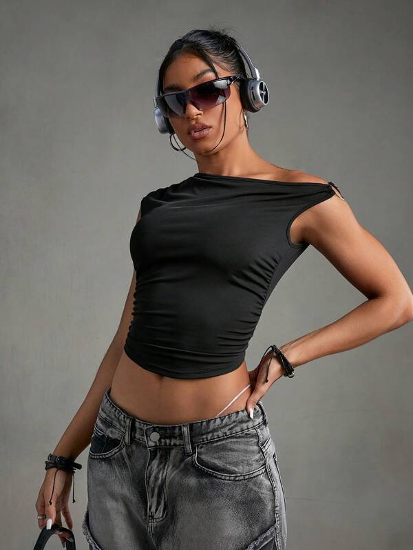 SHEIN Sports Camiseta deportiva con cuello asimétrico y fruncido para verano