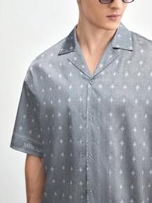 AKNOTIC Business Casual Áo sơ mi nam in họa tiết thường ngày có cổ trại, dáng rộng và trễ vai, chất liệu vải lụa, thích hợp cho mùa hè - Màu Xám nhạt - Xem 4