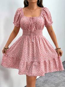 SHEIN Clasi 大码波西米亚风夏季假日休闲连衣裙，带有碎花、泡泡袖和收腰