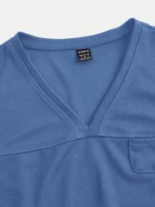 TaskEZ Parte superior tipo camiseta de uniforme de enfermería de manga corta y cuello en V para mujer con 2 bolsillos - Azul - Ver 8