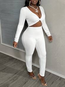 Slaydiva 秋季休闲简约V领前腰扭结设计长袖修身长裤德国天鹅绒针织面料拉绒白色女士紧身连体裤，全白装曲线 - 白色 - 查看 2