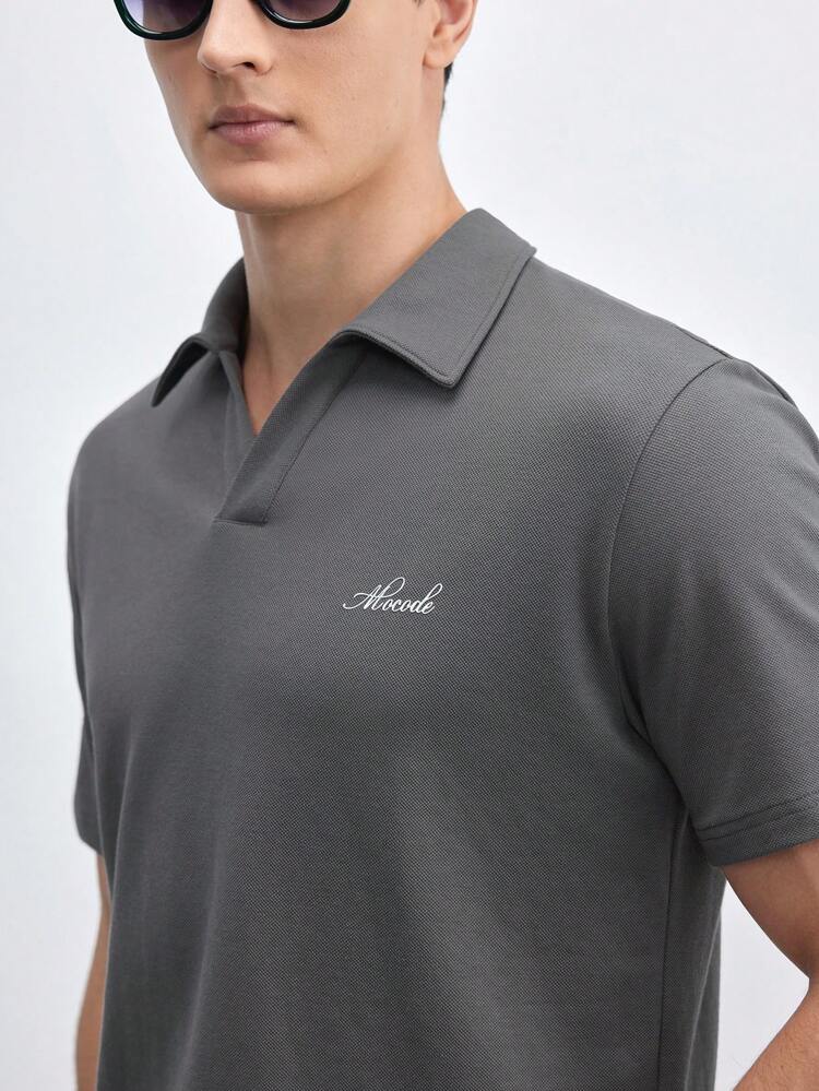 Herren Gestricktes Slim Fit Polo Kurzarmhemd mit Buchstaben Muster, geeignet für den Sommer