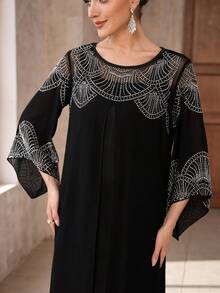 Vestido negro con mangas largas y cuello redondo para mujer, decorado con pedrería árabe - Negro - Ver 8