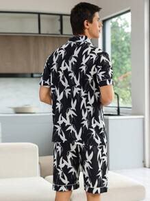 Men Allover Print Short Sleeve Top & Shorts PJ Set / Pajama Set - Multicolor - View 4