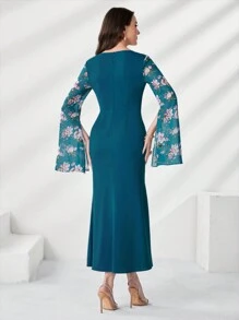 Modelyn 夏季對比花卉印花方頸分裂袖人魚裙擺連身裙