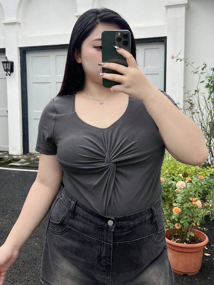 Dazy Petite Plus Plus Size Women's Short Sleeve Twisted Solid Color T-Shirt Cute Tops