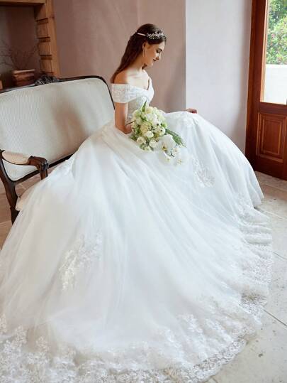 Elegant Open Shoulder Handmade Beaded Applique Tulle Dress Wedding Dress (Slip Not Included), Bridal Gown Spring