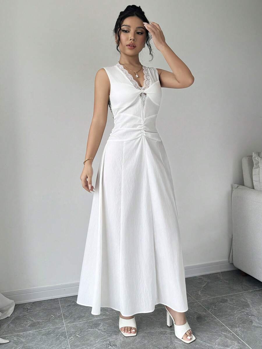 Chiquease 蕾丝拼接白色连衣裙