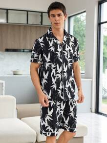 Men Allover Print Short Sleeve Top & Shorts PJ Set / Pajama Set - Multicolor - View 2