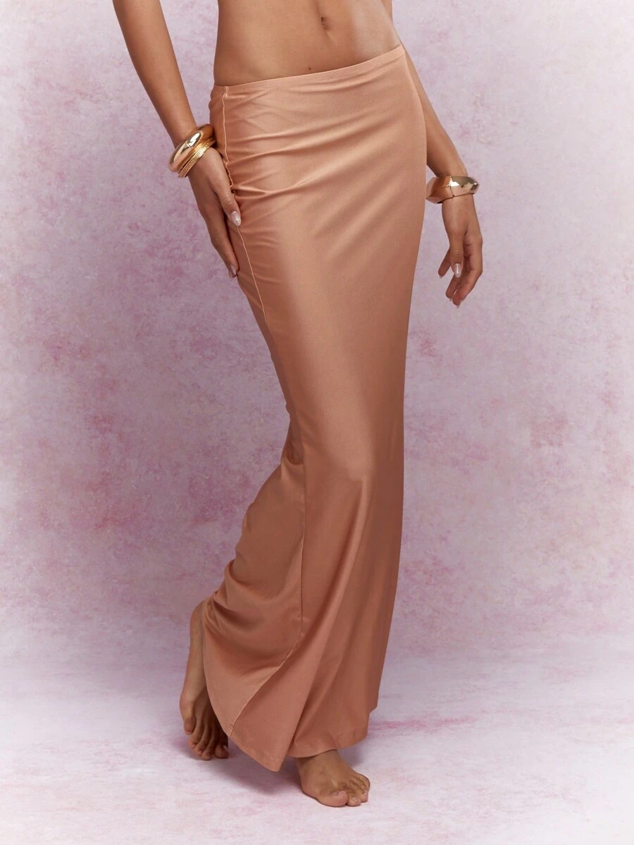 MISSGUIDED Silky Shimmer Maxi Skirt Form-Fitting Bodycon Evening Party Special Occasion Wedding Guest Luxury Satin Floor-Length Elegant Split-Side Design - Brown - View 1