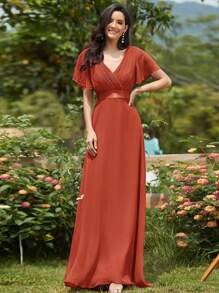 优雅V领荷叶边蝴蝶袖焦橙色伴娘礼服，适合婚礼宾客、秋季半正式场合穿着。