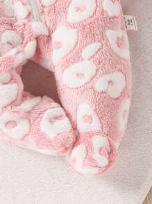 SHEIN Pijama con pies para niñas bebé, mameluco estampado de animales de invierno para bebé y niña pequeña, ropa de dormir - Rosa Pálido - Ver 4