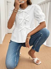 SHEIN Frenchy 孔眼刺绣泡泡袖蝴蝶结前摆荷叶边衬衫前部和中心有蝴蝶结设计 100 秋季服装，短袖上衣