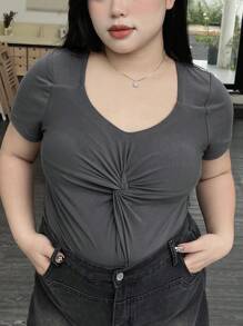 Dazy Petite Plus Áo thun trơn cổ tròn tay ngắn xoắn cỡ lớn cho nữ - Xám - Xem 4