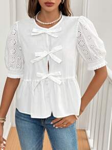 SHEIN Frenchy 孔眼刺绣泡泡袖蝴蝶结前摆荷叶边衬衫前部和中心有蝴蝶结设计 100 秋季服装，短袖上衣