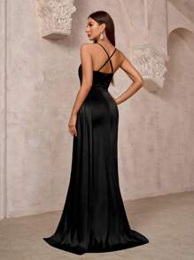 SHEIN Belle Vestido Longo Elegante de Cetim com Fenda Alta, Alça Cruzada de Fita de Espinha de Peixe para Vestido de Baile de Mulheres, Vestidos Longos Pretos Formais para Evento, Formatura, Jantar - Preto - Visão 2
