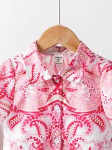 SHEIN 2pcs Toddler Girls' Casual & Formal Style Collared Digital Printed Short-Sleeve Cardigan Shirt And Digital Printed Shorts Set, Summer