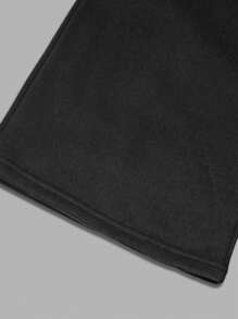 Manfinity Roughcore 男士加大尺寸字母印花慢跑短褲