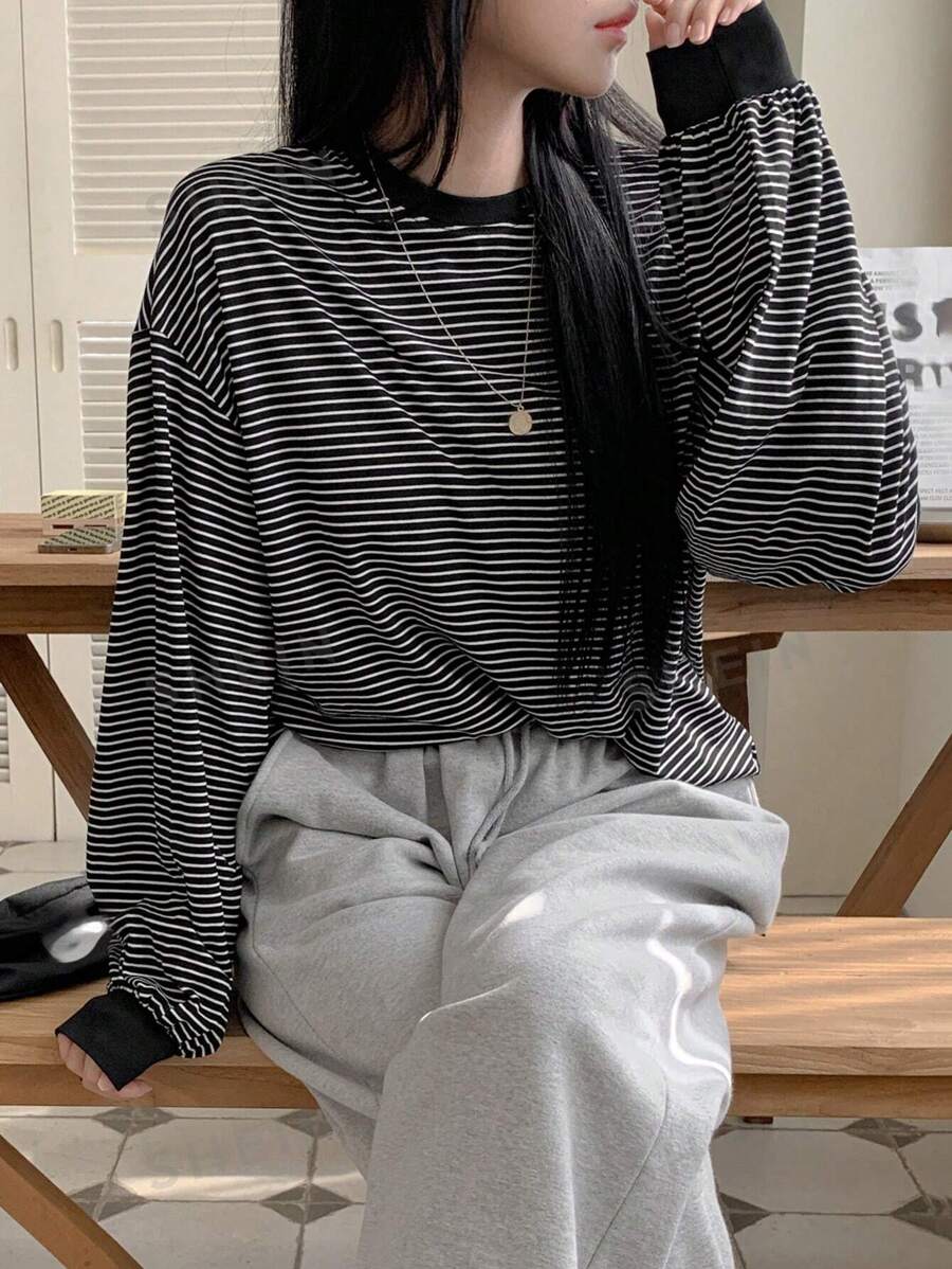 DAZY Damen gestreiftes T-Shirt mit Rundhalsausschnitt und Drop Shoulder, Langarm, Neue Herbstkollektion, Rückkehr zur Schule Kleidung, Herbstmode für Frauen - Schwarz - Übersicht 1