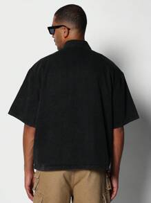 SUMWON Áo sơ mi Boxy Fit có khóa kéo với họa tiết Gothic phía trước - màu đen - Xem 2