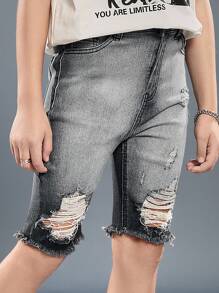 SHEIN Pantalones cortos vaqueros negros informales de verano con efecto desgastado, rasgado y con borde deshilachado para niños preadolescentes