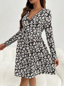 SHEIN Maternity Floral Print V-Neck Long Sleeve Nursing Dress, Daily Casual Wear