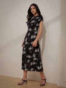 Aveloria Rosie 中国风竹叶印花优雅休闲夏装，配腰带，宽肩带设计和曲线下摆，黑色底色搭配白色花朵，无袖