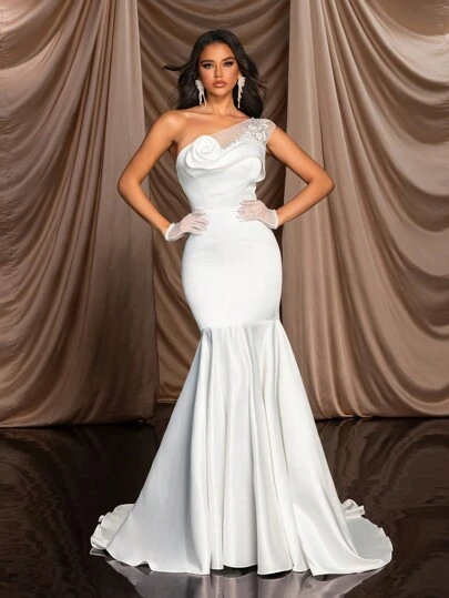 Glamrae Elegant And Gorgeous White Luxury Bead Embroidered Lace Flower One Shoulder Plus Small Cap Sleeves Neckline Flower Beads And 3D Lace Design Fishtail Skirt Floor Length Suitable For Wedding Events Bachelorette Party Holiday Prom Informal Wedding Dress